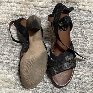 🌸 Miz Moos Verona Collection sandal - Size 42 or 10